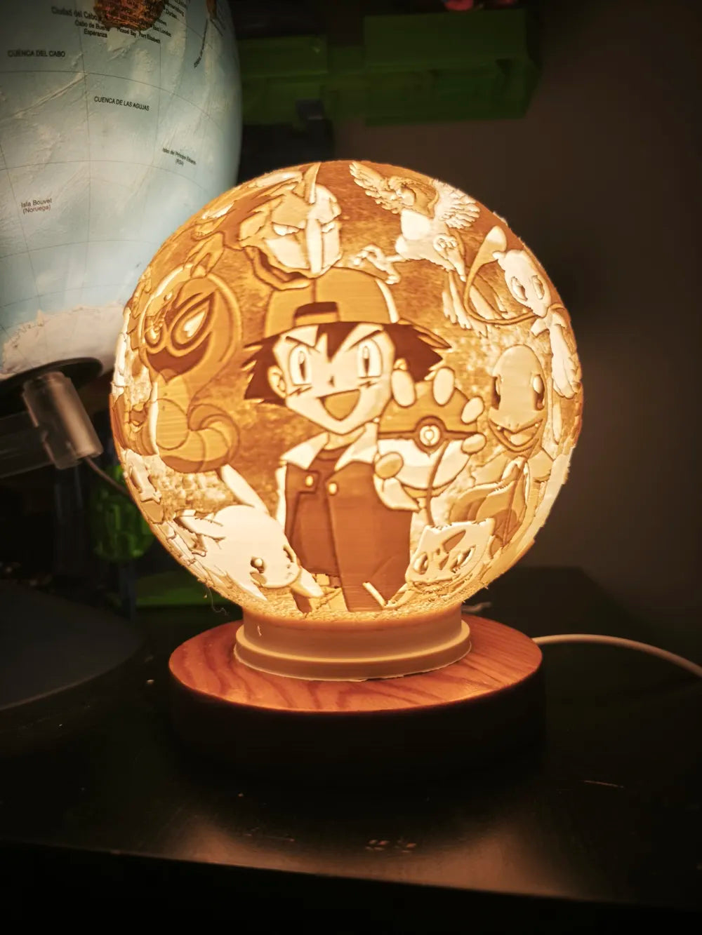 Lámpara Esfera Pokémon 3D