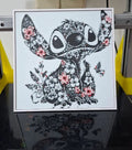 "Stitch floral cuadro decorativo 3D personalizado — figura Disney con flores impresa en PLA Uruguay"