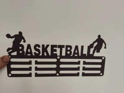 Medallero Basketball con siluetas de jugadores