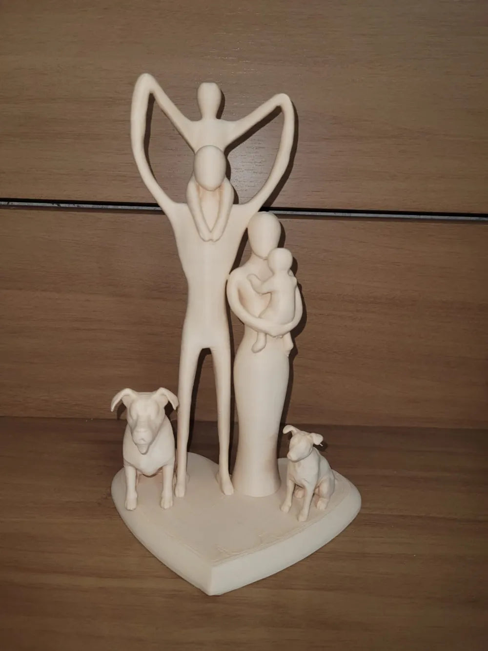 "Familia con mascota escultura decorativa 3D — figura familiar con perro impresa en PLA Uruguay"