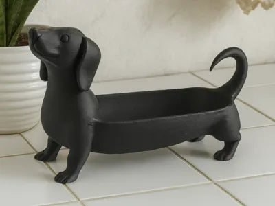 Organizador decorativo 3D perro salchicha negro con bandeja en el lomo para llaves y accesorios